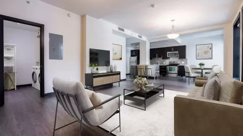 609 S Grand Ave #902, Los Angeles, CA 90017