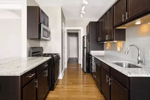 425 W Surf St #0708, Chicago, IL 60657