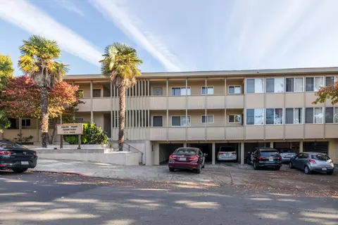 276 Adams St #27, Oakland, CA 94606