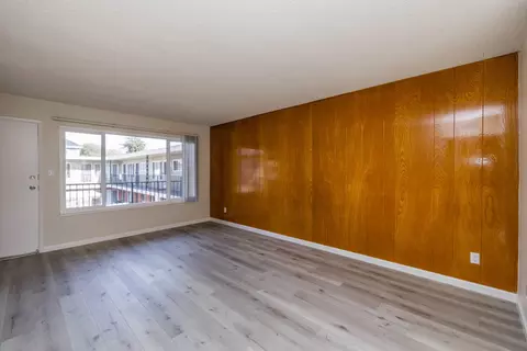 276 Adams St #27, Oakland, CA 94606