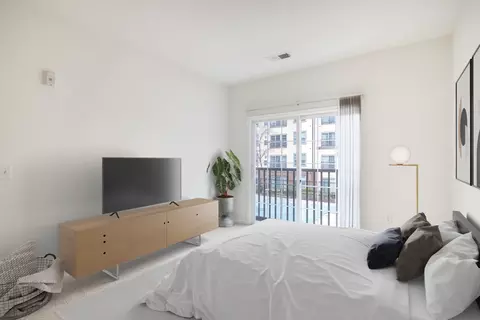 6210 Belcrest Rd #1131, Hyattsville, MD 20782
