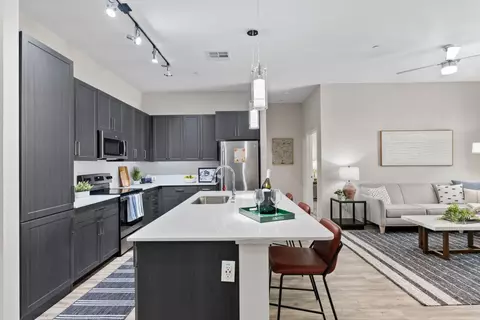 4949 N 7th St #229, Phoenix, AZ 85014