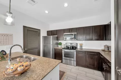 1555 Cullen Blvd #22-2202, Pearland, TX 77581