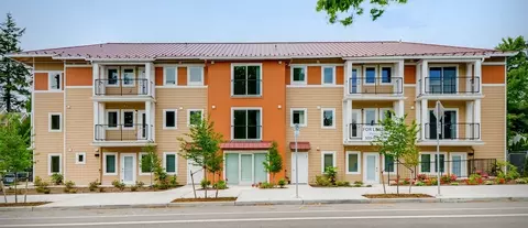 14775 NE Couch St #A-TE, Portland, OR 97230