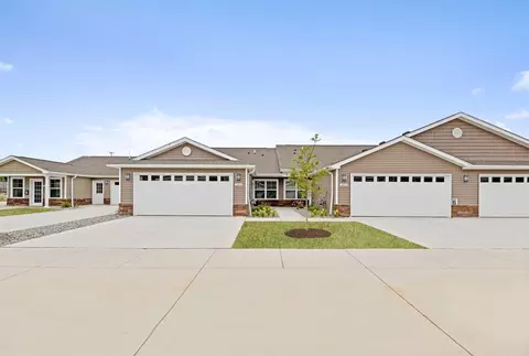 43604 Red Lilac Dr #43477B, Wayne, MI 48188