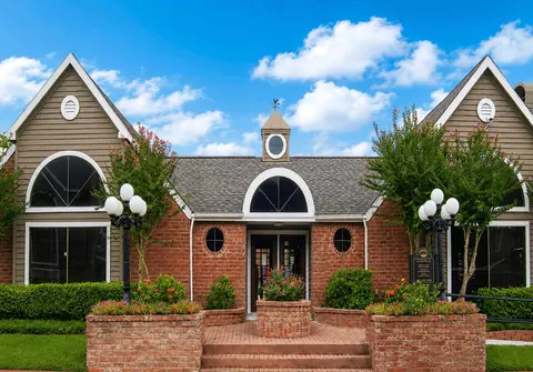 8811 Boone Rd #1808, Houston, TX 77099