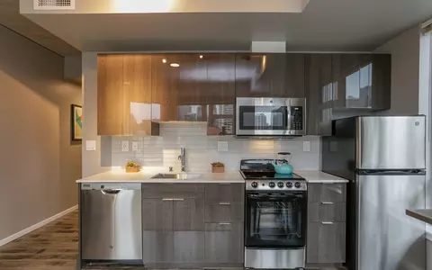 2401 3rd Ave #0701, Seattle, WA 98121