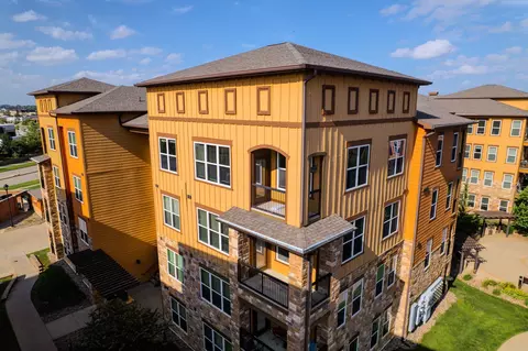 6455 Galleria Dr #3105, West Des Moines, IA 50266