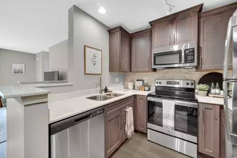 22 Vivaldi Ct #426, Wheaton, IL 60189