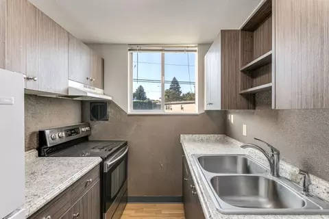 9 N Waverly Pl #105, Kennewick, WA 99336