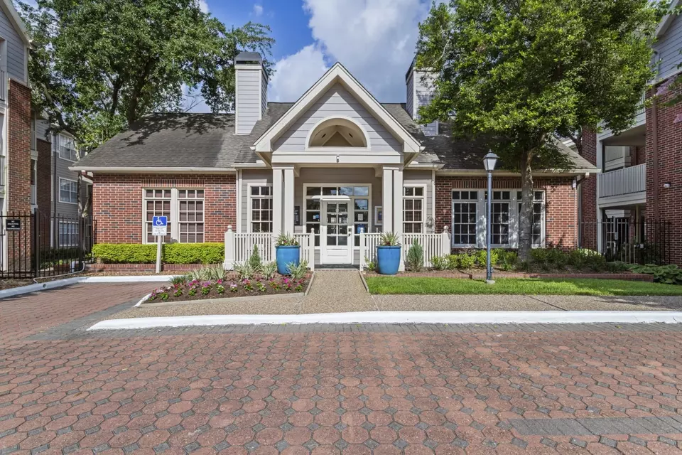  2828 Greenbriar Dr #5303, Houston, TX 77098 photo 1