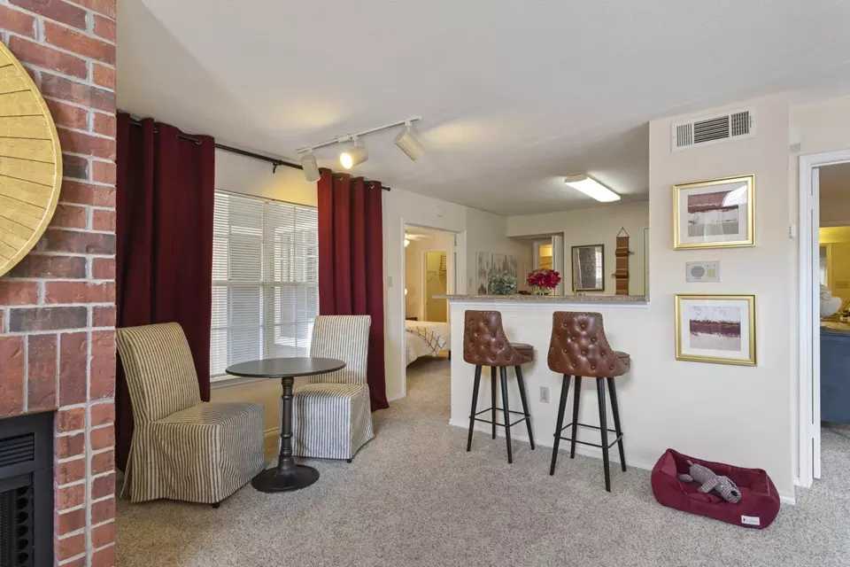  2828 Greenbriar Dr #5303, Houston, TX 77098 photo 2