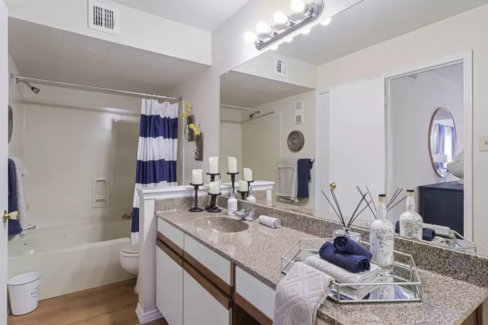  2828 Greenbriar Dr #5303, Houston, TX 77098 photo 7