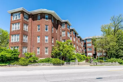 2200 Madison Rd #17, Cincinnati, OH 45208