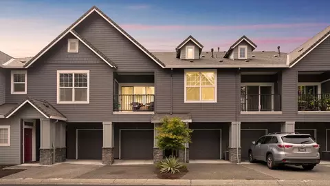 400 Springtree Ln #1195, West Linn, OR 97068