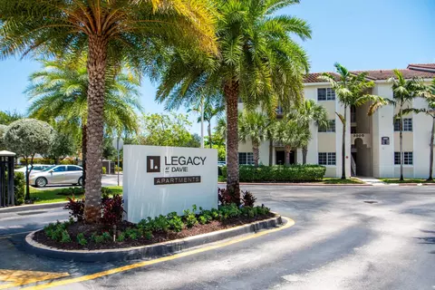 3800 Davie Road Ext #3306, Hollywood, FL 33024