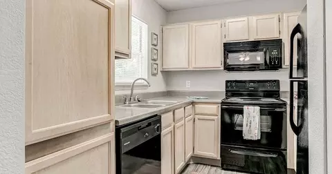 10415 E 43rd St #0142, Kansas City, MO 64133