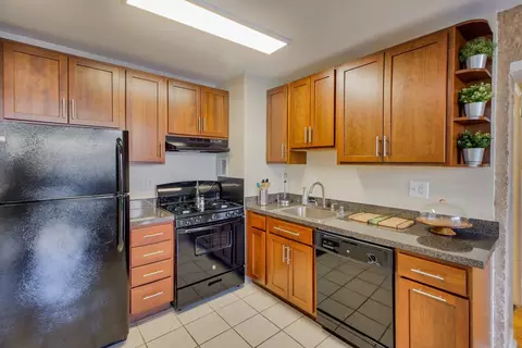 1818 Metzerott Rd #1810017, Adelphi, MD 20783 photo 2