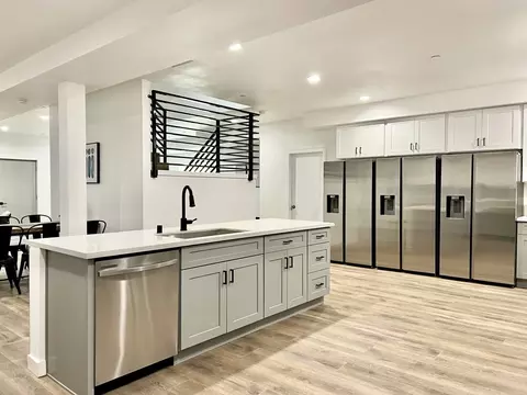 1588 W 35th St, Los Angeles, CA 90018