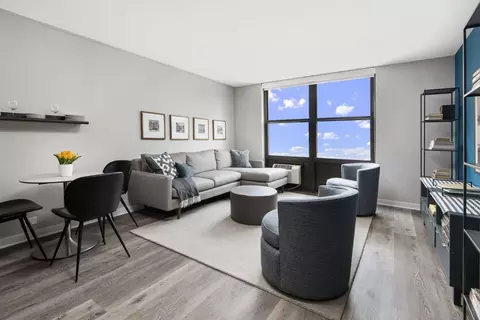 533 W Barry Ave #011C, Chicago, IL 60657