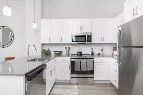 4 Tuscan Blvd #208, Salem, NH 03079