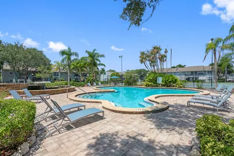 6158 Beacon Isles Dr #7-7-202, Tampa, FL 33615