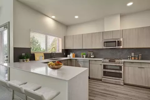 5604 Lakeview Dr #5308F, Kirkland, WA 98033