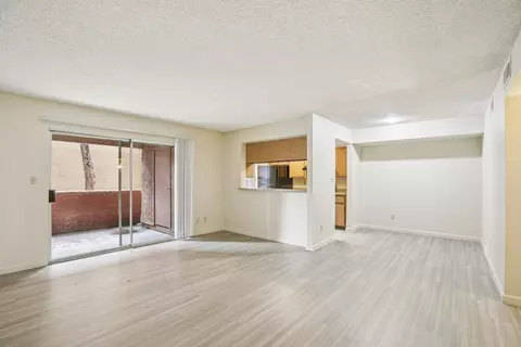 1975 E Apache Blvd #206, Tempe, AZ 85281