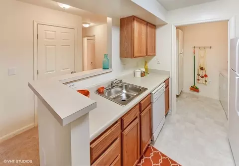 141 Willowdale Dr #201-34, Frederick, MD 21702 photo 4
