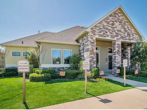 303 N Hyde Park #0811, Cleburne, TX 76033