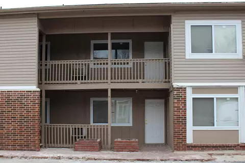 400 W Elm St #0032, Olathe, KS 66061