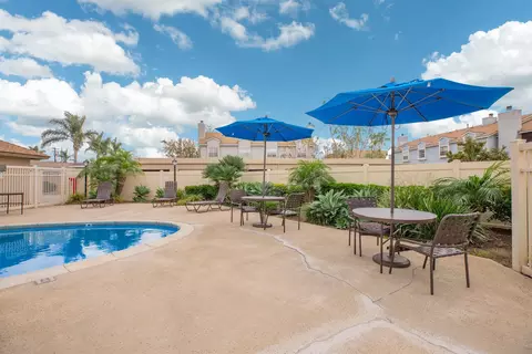 1819 Monrovia Ave #23, Costa Mesa, CA 92627