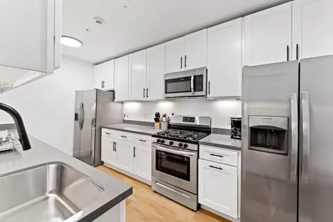 618 14th St #37, Oakland, CA 94612