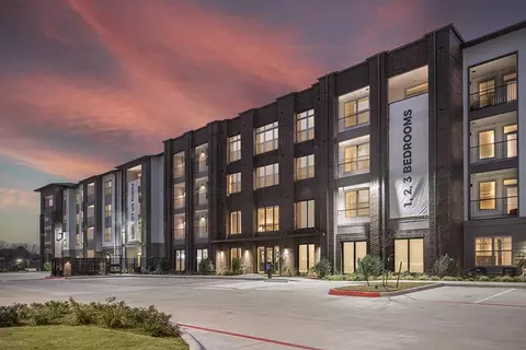 16717 Westpark Dr #2411, Houston, TX 77082