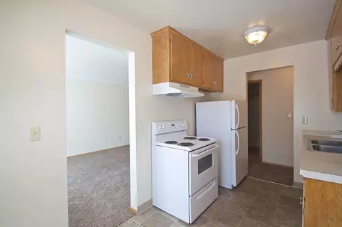 1125 Roselawn Ave W #1943-04, Roseville, MN 55113