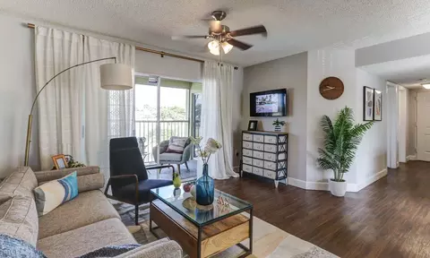 17230 NW 64th Ave #310, Hialeah, FL 33015