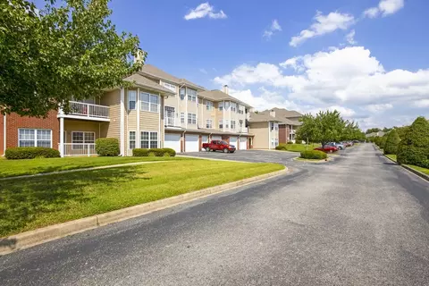 11000 Indian Legends Dr #16-301, Louisville, KY 40241