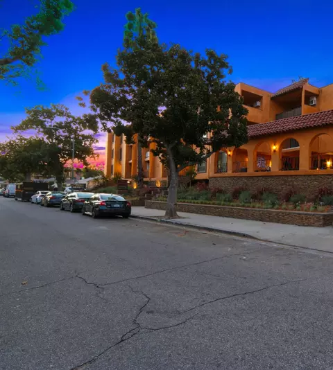 1377 E Windsor Rd #111, Glendale, CA 91205