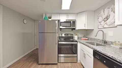7025 Bronner Cir #7006, Louisville, KY 40218