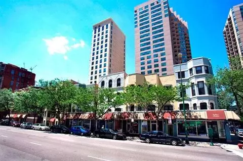 660 N Dearborn St #660-316, Chicago, IL 60654