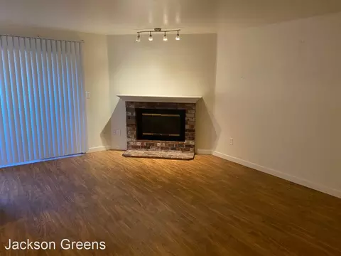 13341 15th Ave NE #E301, Seattle, WA 98125
