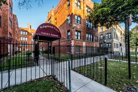 7914 S Kingston Ave #7116-1W, Chicago, IL 60617