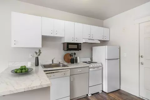 714 7th Ave #302, Seattle, WA 98104