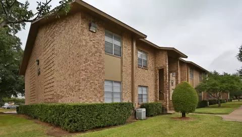 2957 Park Square Dr #61-203, Irving, TX 75060