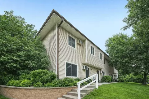 340 Crosstown Blvd #305-306, Chaska, MN 55318