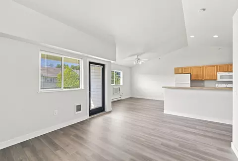 1610 S Deer Heights Rd #B33, Spokane, WA 99224