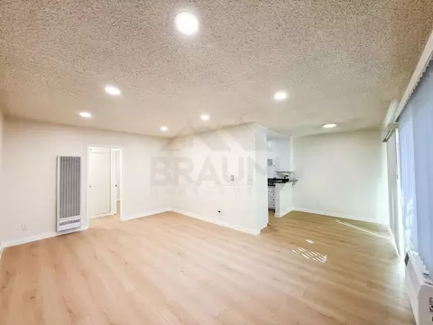18350 Napa St #12, Northridge, CA 91325