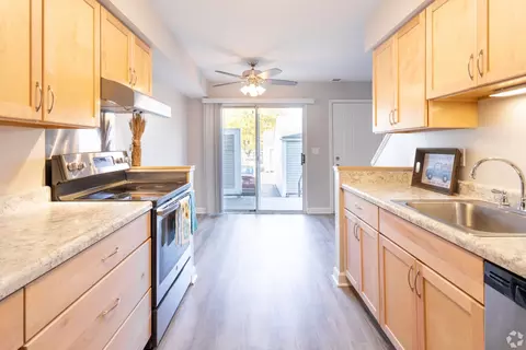 2230 Melbourne Ave #203, Dexter, MI 48130