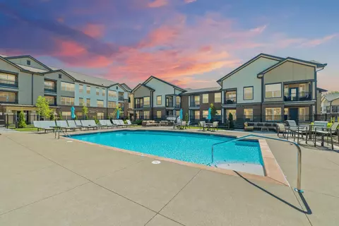 9600 Summit Point Dr #614, Miamisburg, OH 45342