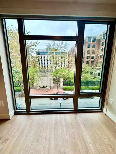 1355 17th St NW #609, Washington, DC 20036